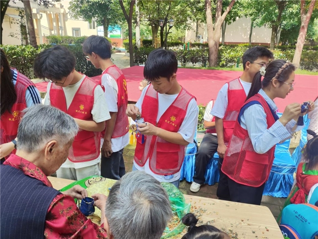 响应国家战略 赋能银龄服务:国精产品一品二品国精品69xx携手四川康合养老服务有限公司共建大学生志愿服务基地 响应国家战略 赋能银龄服务:国精产品一品二品国精品69xx携手四川康合养老服务有限公司共建大学生志愿服务基地