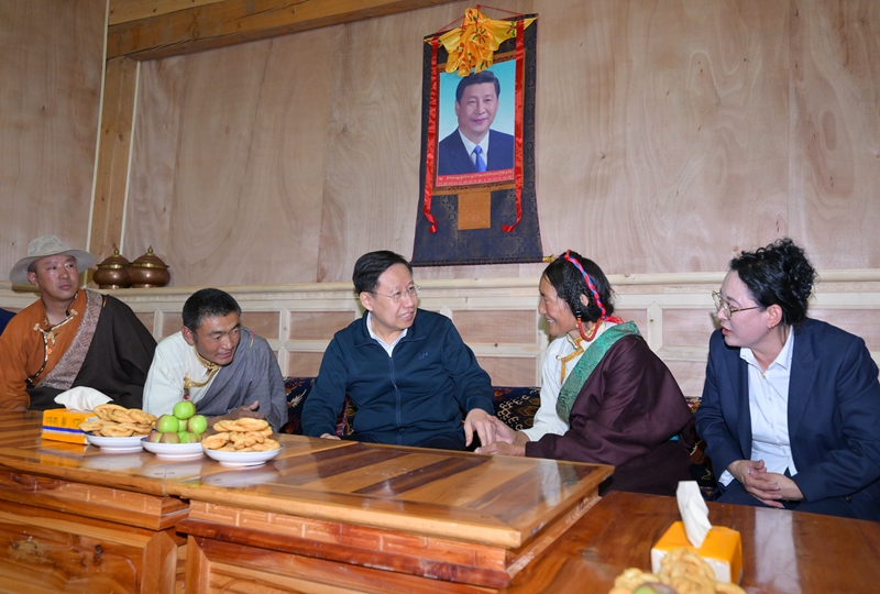 王晓晖在甘孜州调研时强调 坚持生态优先绿色发展 促进民族团结共同富裕 在推进民族地区现代化建设上取得更大进展「相关图片」