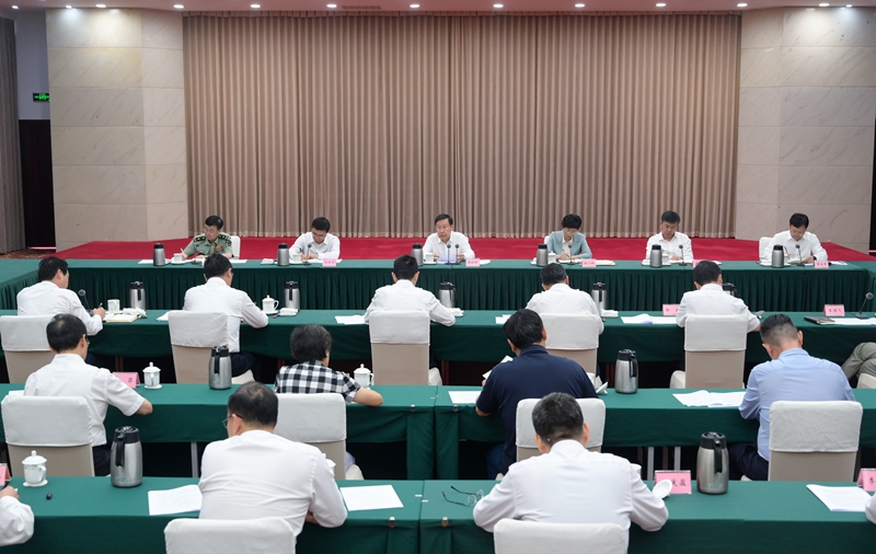 省委常委会召开(扩大)会议 专题传达学习党的二十届三中全会精神 扎实抓好二十届三中全会精神学习宣传贯彻 确保党中央决策部署在四川落地生根开花结果「相关图片」