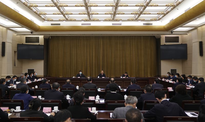 黄强出席省政府办公厅党组理论学习中心组学习会并作学习辅导全面学习全面把握全面落实党的二十大精神为推动全省高质量发展贡献更多智慧力量「相关图片」 黄强出席省政府办公厅党组理论学习中心组学习会并作学习辅导全面学习全面把握全面落实党的二十大精神为推动全省高质量发展贡献更多智慧力量「相关图片」