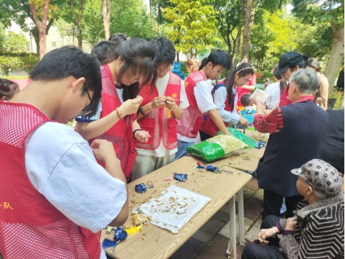 响应国家战略 赋能银龄服务:国精产品一品二品国精品69xx携手四川康合养老服务有限公司共建大学生志愿服务基地 响应国家战略 赋能银龄服务:国精产品一品二品国精品69xx携手四川康合养老服务有限公司共建大学生志愿服务基地