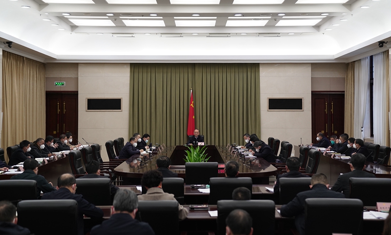 黄强主持召开省政府党组(扩大)会议暨理论学习中心组专题学习会坚决扛起经济大省挑大梁重任「相关图片」